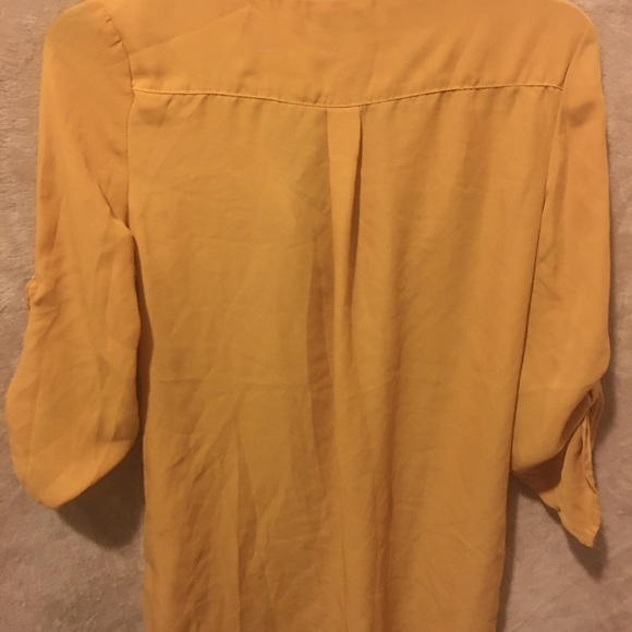 Tops - Picture 5 of 5